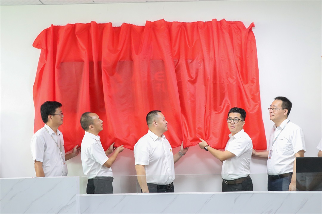 亚洲午夜精品A片久久WWW慈禧-女人张开腿让男人添-亚洲国产欧美日韩人成-乱肉YIN荡系列合集TXT-天天撸日日夜夜第二车间&物联传感实验室正式揭牌