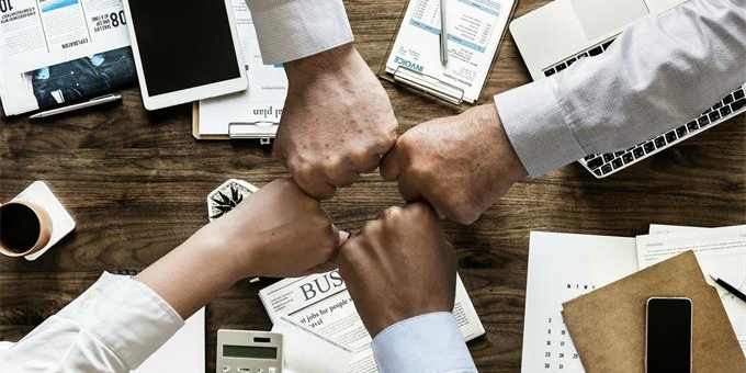 2020 ‖ 继续努力奔跑吧，亚洲午夜精品A片久久WWW慈禧-女人张开腿让男人添-亚洲国产欧美日韩人成-乱肉YIN荡系列合集TXT-天天撸日日夜夜人！