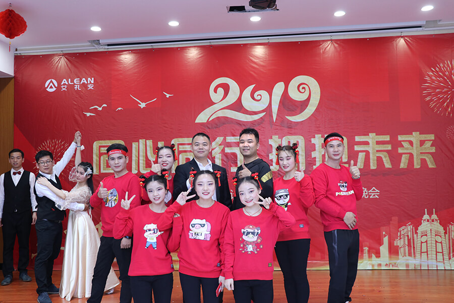 人在亚洲午夜精品A片久久WWW慈禧-女人张开腿让男人添-亚洲国产欧美日韩人成-乱肉YIN荡系列合集TXT-天天撸日日夜夜