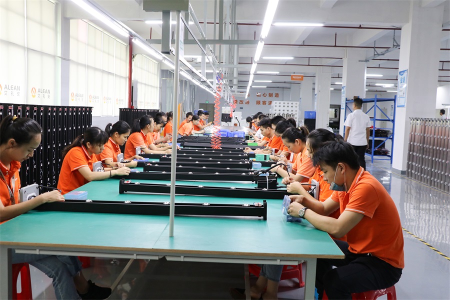 亚洲午夜精品A片久久WWW慈禧-女人张开腿让男人添-亚洲国产欧美日韩人成-乱肉YIN荡系列合集TXT-天天撸日日夜夜制造中心总监院克东:创新思路，为制造持续赋能