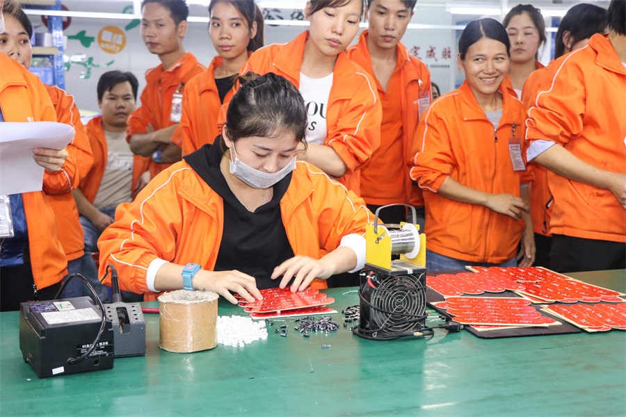 亚洲午夜精品A片久久WWW慈禧-女人张开腿让男人添-亚洲国产欧美日韩人成-乱肉YIN荡系列合集TXT-天天撸日日夜夜制造中心总监院克东:创新思路，为制造持续赋能