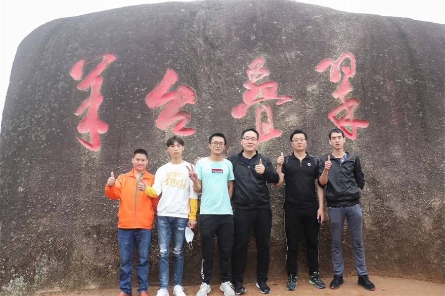 新年登山，步步高升 ‖ 亚洲午夜精品A片久久WWW慈禧-女人张开腿让男人添-亚洲国产欧美日韩人成-乱肉YIN荡系列合集TXT-天天撸日日夜夜开启2021奋斗之旅