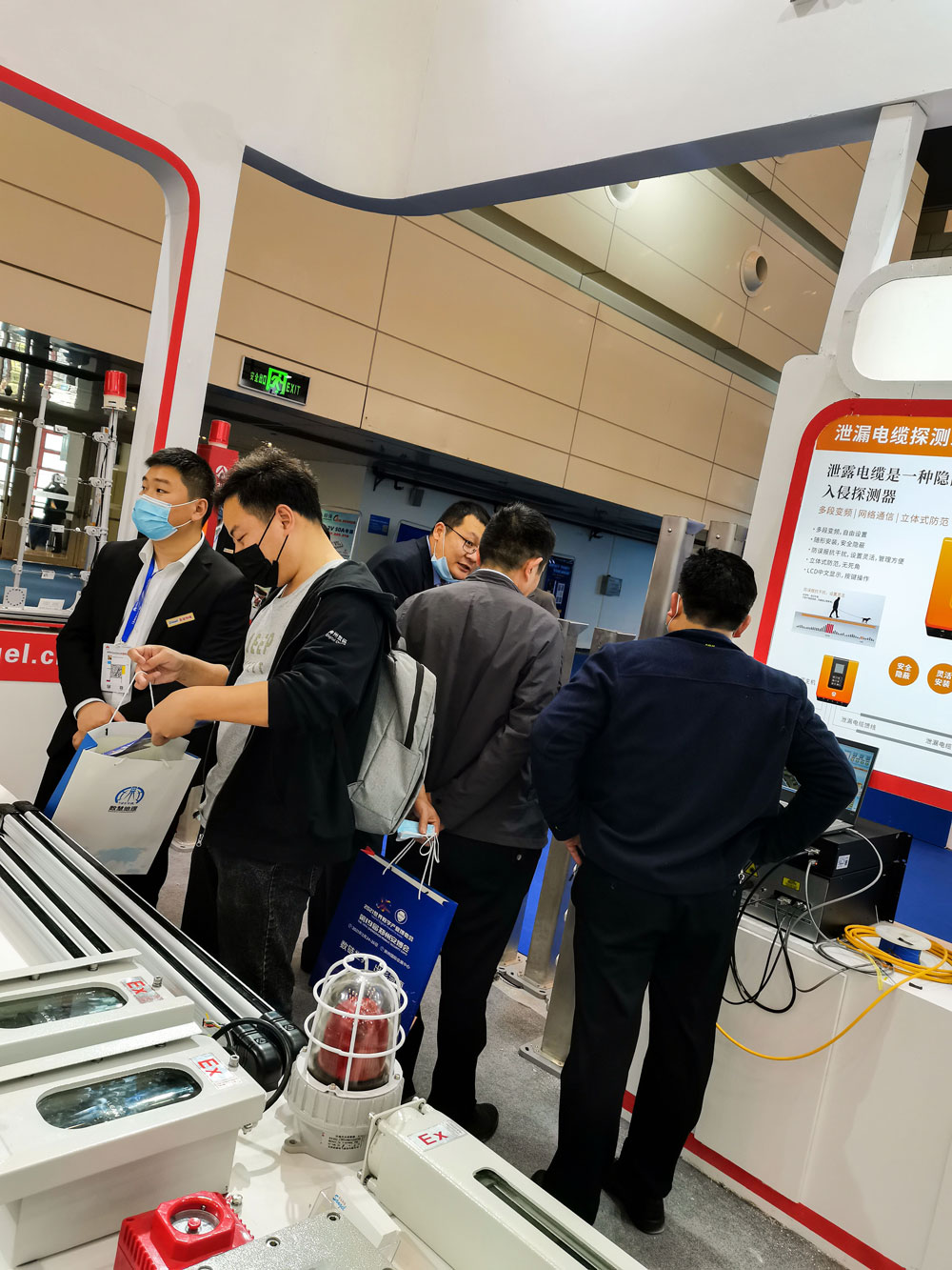 亚洲午夜精品A片久久WWW慈禧-女人张开腿让男人添-亚洲国产欧美日韩人成-乱肉YIN荡系列合集TXT-天天撸日日夜夜与您共襄2021郑州安博会盛况