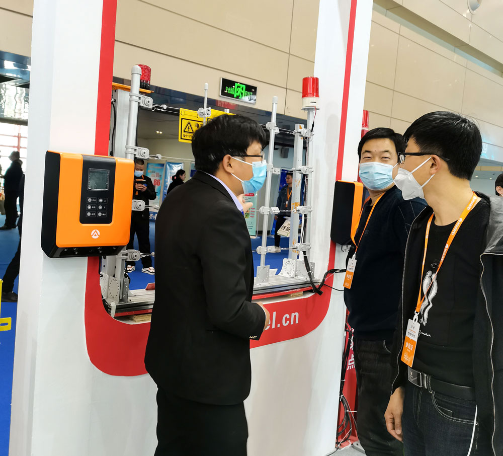 亚洲午夜精品A片久久WWW慈禧-女人张开腿让男人添-亚洲国产欧美日韩人成-乱肉YIN荡系列合集TXT-天天撸日日夜夜与您共襄2021郑州安博会盛况