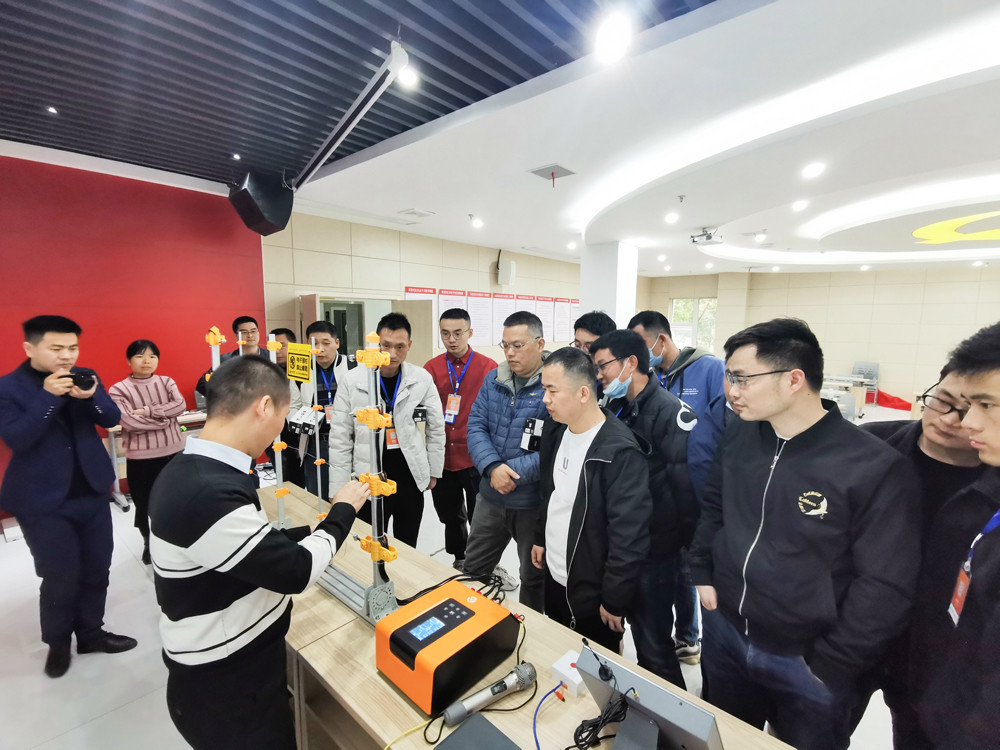 闪耀星城——亚洲午夜精品A片久久WWW慈禧-女人张开腿让男人添-亚洲国产欧美日韩人成-乱肉YIN荡系列合集TXT-天天撸日日夜夜智慧报警大讲堂走进湖南