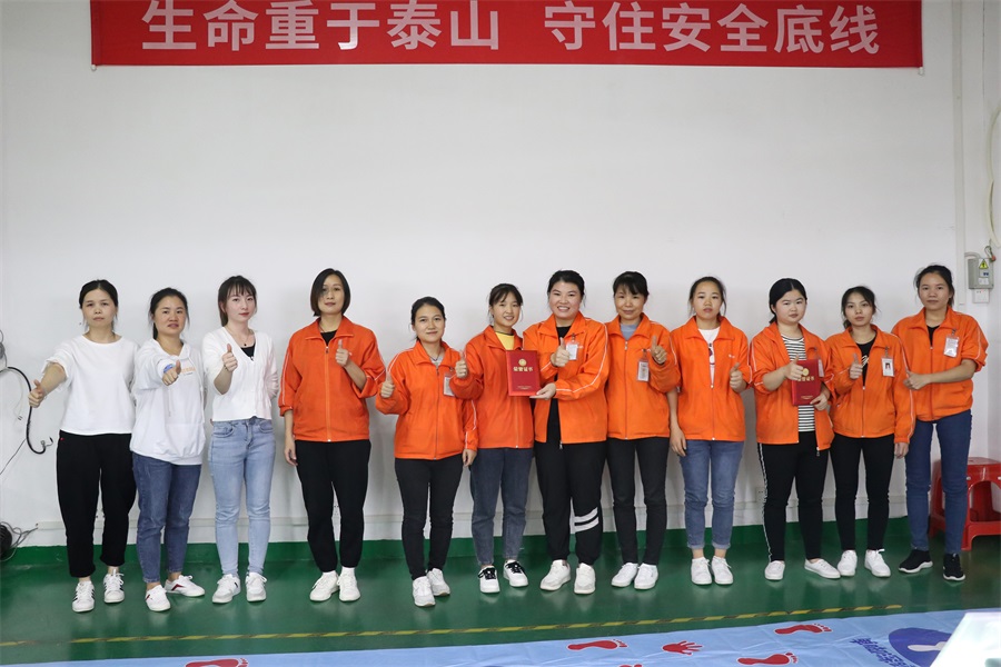 亚洲午夜精品A片久久WWW慈禧-女人张开腿让男人添-亚洲国产欧美日韩人成-乱肉YIN荡系列合集TXT-天天撸日日夜夜2021职工技能大赛高燃瞬间