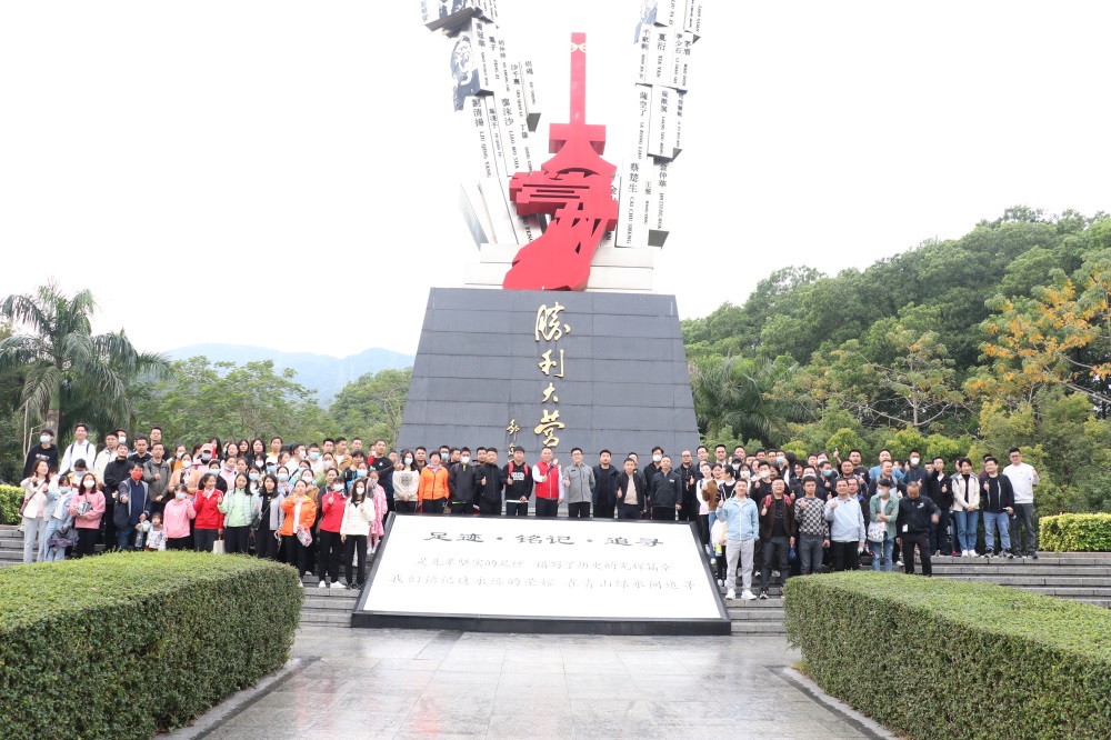 登高望远，打卡“阳台叠翠”