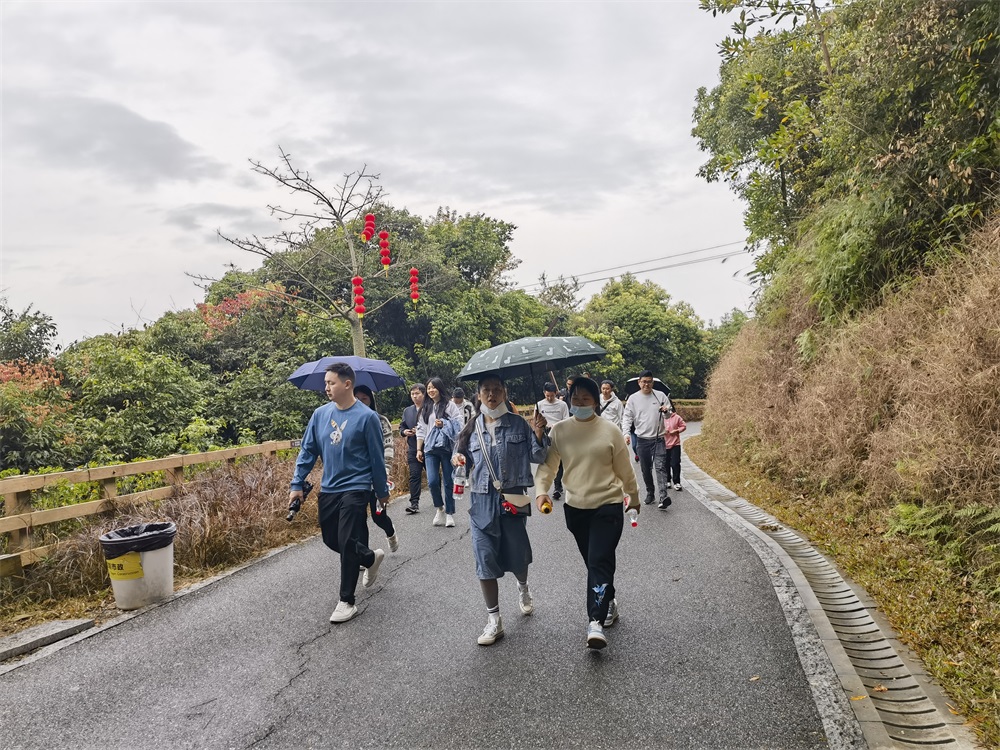 登高望远，打卡“阳台叠翠”