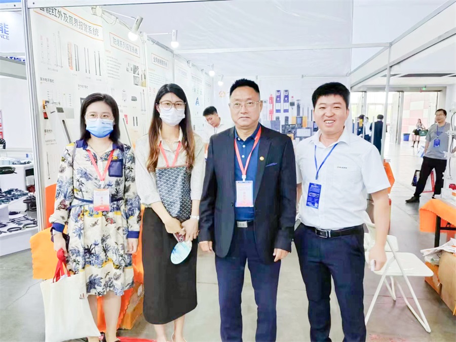 亚洲午夜精品A片久久WWW慈禧-女人张开腿让男人添-亚洲国产欧美日韩人成-乱肉YIN荡系列合集TXT-天天撸日日夜夜多款新品闪耀江西安防展