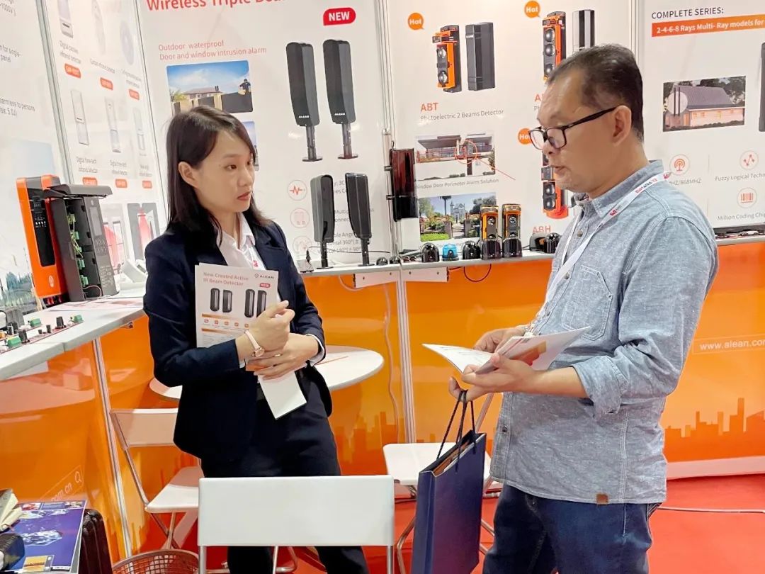 亚洲午夜精品A片久久WWW慈禧-女人张开腿让男人添-亚洲国产欧美日韩人成-乱肉YIN荡系列合集TXT-天天撸日日夜夜参加马来西亚安防展