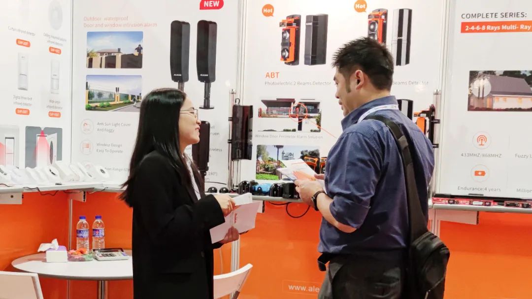 亚洲午夜精品A片久久WWW慈禧-女人张开腿让男人添-亚洲国产欧美日韩人成-乱肉YIN荡系列合集TXT-天天撸日日夜夜参加马来西亚安防展