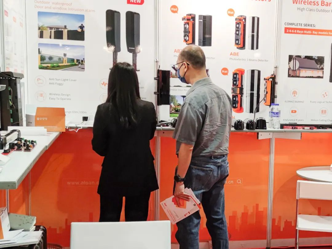 亚洲午夜精品A片久久WWW慈禧-女人张开腿让男人添-亚洲国产欧美日韩人成-乱肉YIN荡系列合集TXT-天天撸日日夜夜参加马来西亚安防展