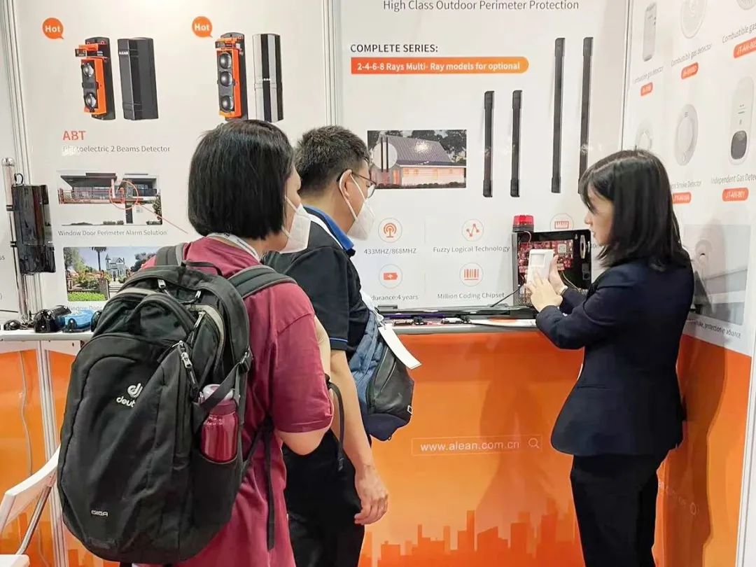 亚洲午夜精品A片久久WWW慈禧-女人张开腿让男人添-亚洲国产欧美日韩人成-乱肉YIN荡系列合集TXT-天天撸日日夜夜参加马来西亚安防展