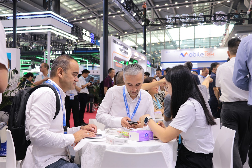 全联接，全融合，全场景——亚洲午夜精品A片久久WWW慈禧-女人张开腿让男人添-亚洲国产欧美日韩人成-乱肉YIN荡系列合集TXT-天天撸日日夜夜亮相2023深圳安博会