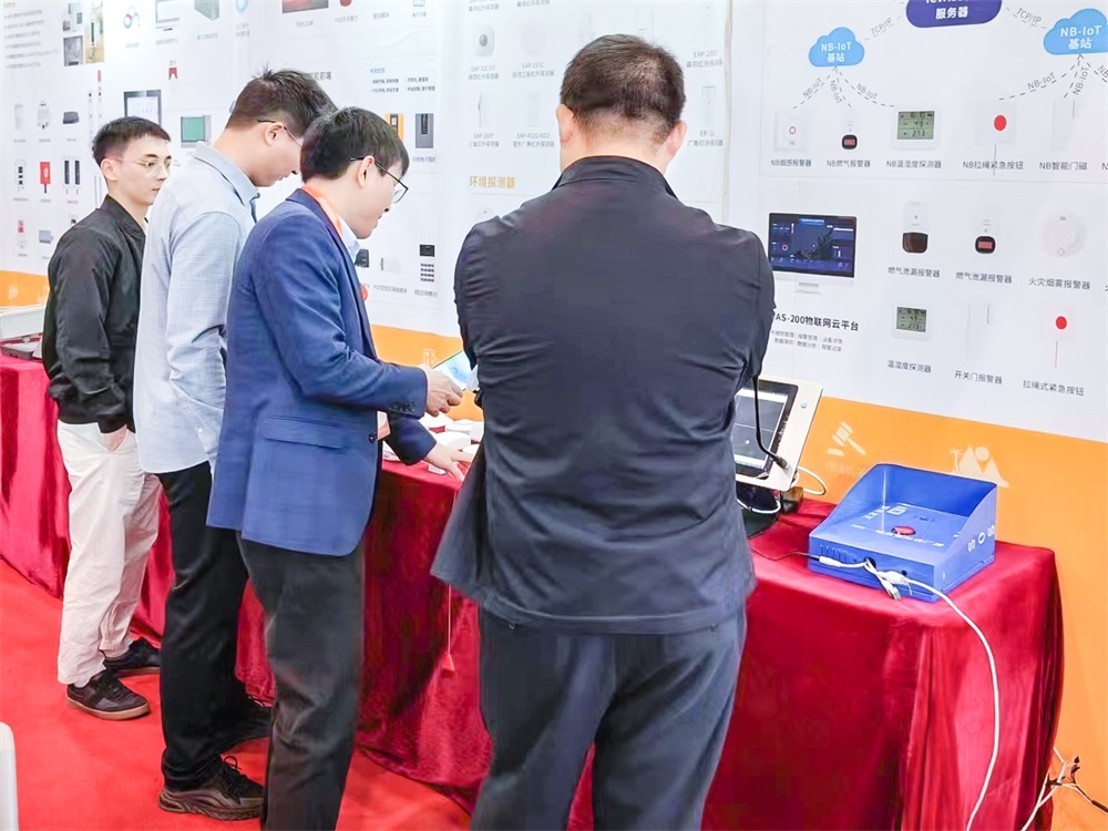 亚洲午夜精品A片久久WWW慈禧-女人张开腿让男人添-亚洲国产欧美日韩人成-乱肉YIN荡系列合集TXT-天天撸日日夜夜“数字融合报警系统”闪耀广西