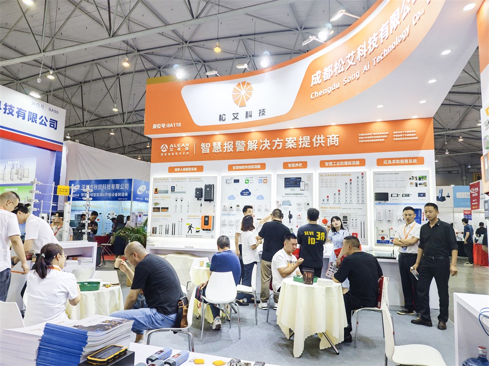 亚洲午夜精品A片久久WWW慈禧-女人张开腿让男人添-亚洲国产欧美日韩人成-乱肉YIN荡系列合集TXT-天天撸日日夜夜亮相2024年成都安防展