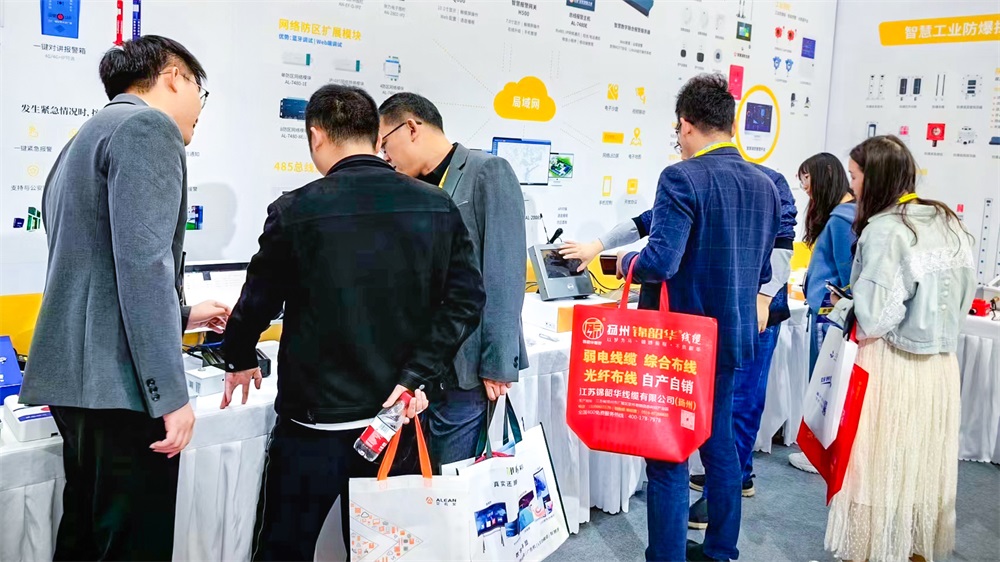 亚洲午夜精品A片久久WWW慈禧-女人张开腿让男人添-亚洲国产欧美日韩人成-乱肉YIN荡系列合集TXT-天天撸日日夜夜2024年中盘点