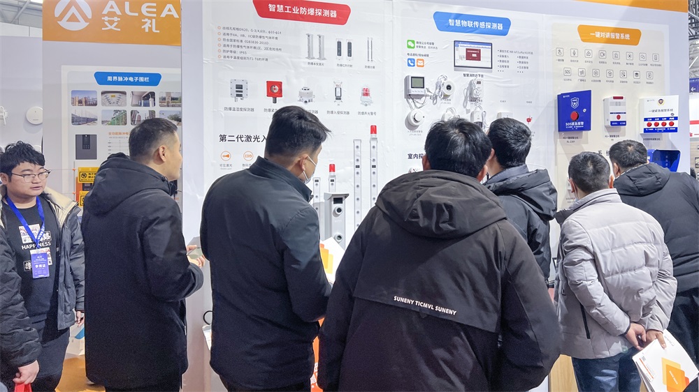 亚洲午夜精品A片久久WWW慈禧-女人张开腿让男人添-亚洲国产欧美日韩人成-乱肉YIN荡系列合集TXT-天天撸日日夜夜2024年中盘点