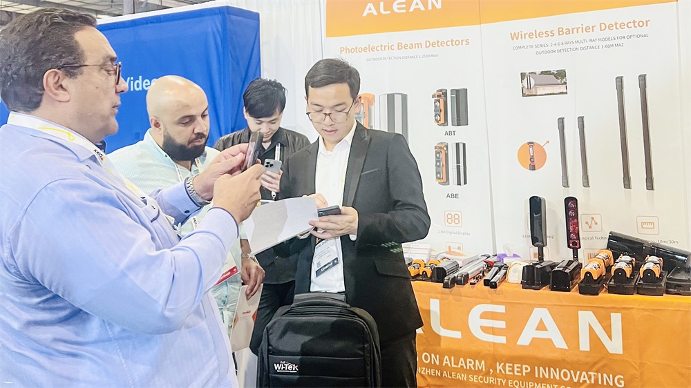 亚洲午夜精品A片久久WWW慈禧-女人张开腿让男人添-亚洲国产欧美日韩人成-乱肉YIN荡系列合集TXT-天天撸日日夜夜2024年中盘点