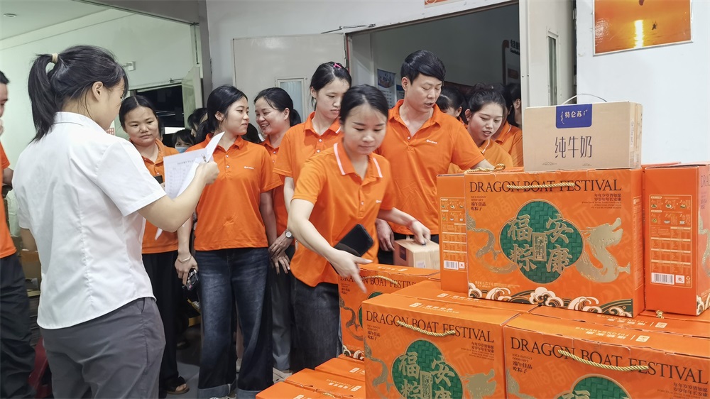 亚洲午夜精品A片久久WWW慈禧-女人张开腿让男人添-亚洲国产欧美日韩人成-乱肉YIN荡系列合集TXT-天天撸日日夜夜2024年中盘点