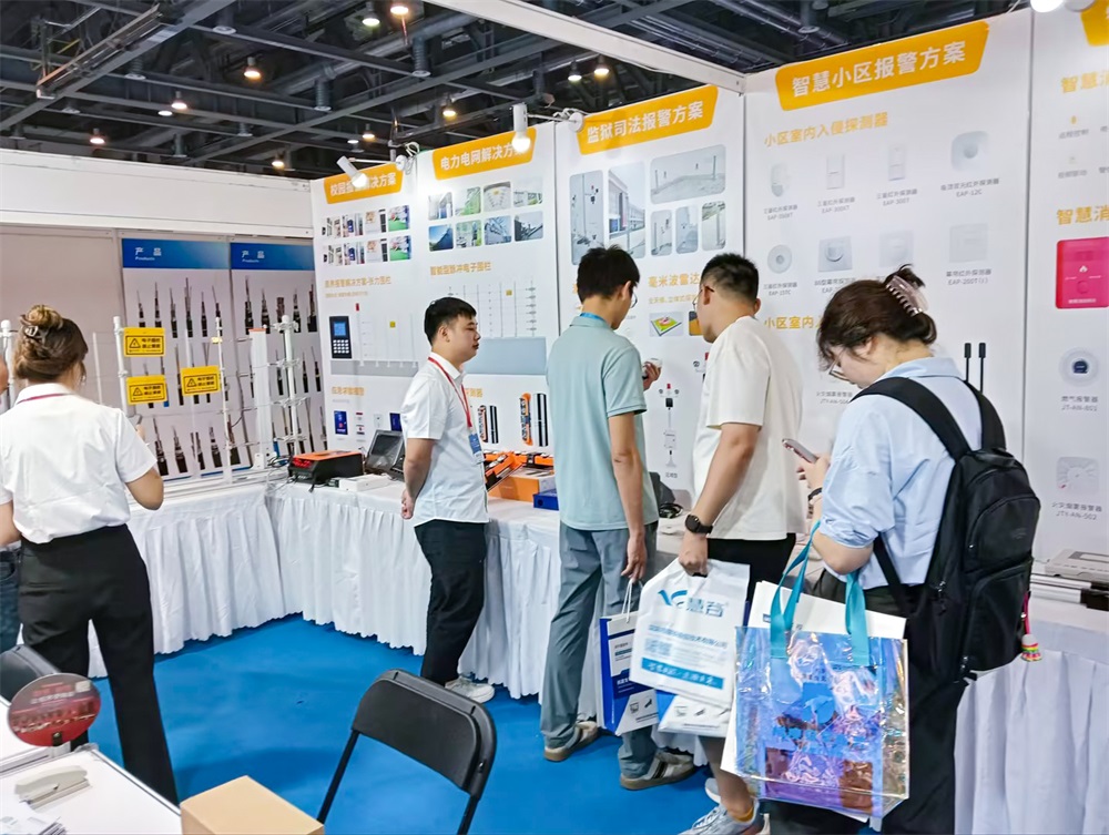 亚洲午夜精品A片久久WWW慈禧-女人张开腿让男人添-亚洲国产欧美日韩人成-乱肉YIN荡系列合集TXT-天天撸日日夜夜报警新方案亮相杭州安防展