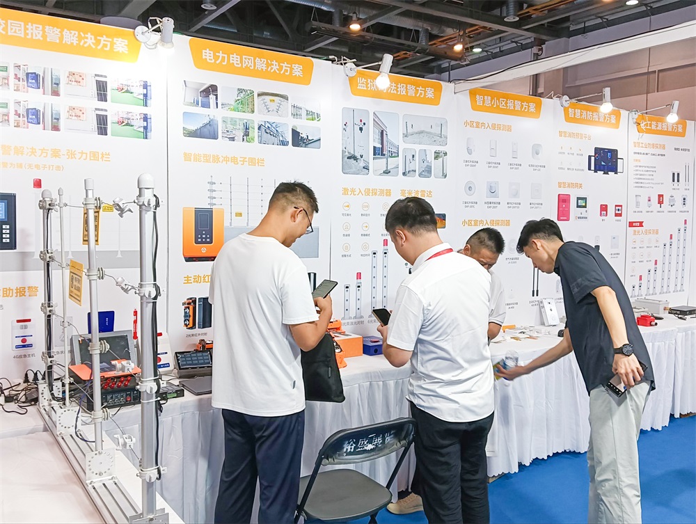 亚洲午夜精品A片久久WWW慈禧-女人张开腿让男人添-亚洲国产欧美日韩人成-乱肉YIN荡系列合集TXT-天天撸日日夜夜报警新方案亮相杭州安防展