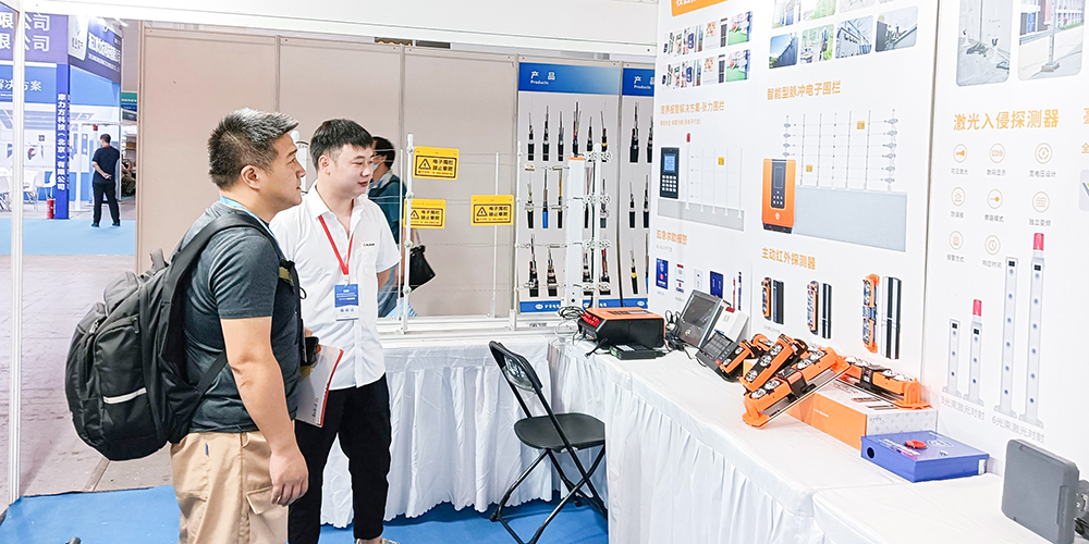 亚洲午夜精品A片久久WWW慈禧-女人张开腿让男人添-亚洲国产欧美日韩人成-乱肉YIN荡系列合集TXT-天天撸日日夜夜报警新方案亮相杭州安防展