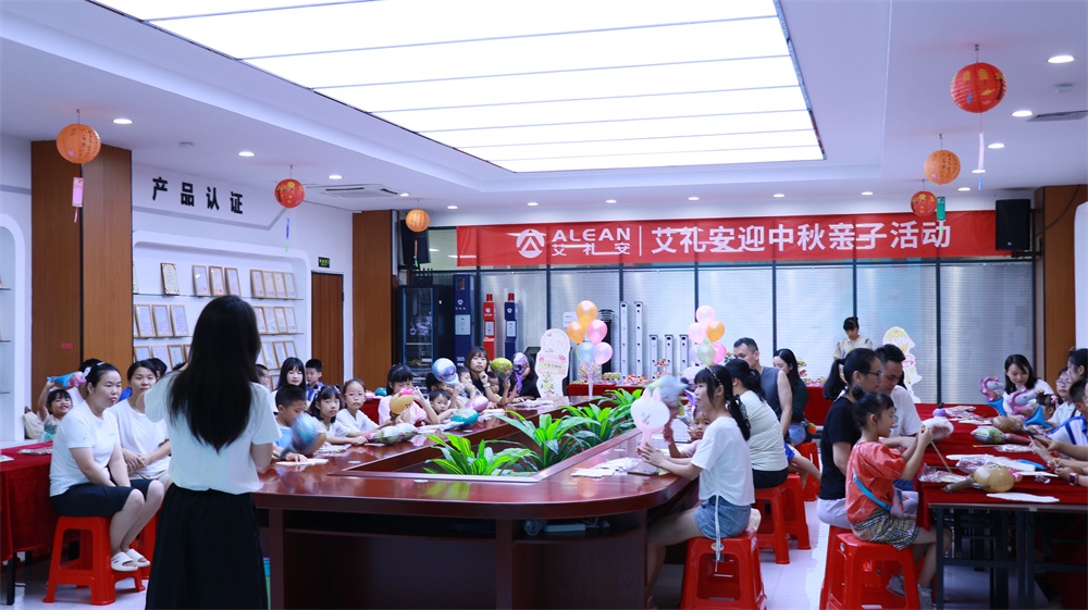 亚洲午夜精品A片久久WWW慈禧-女人张开腿让男人添-亚洲国产欧美日韩人成-乱肉YIN荡系列合集TXT-天天撸日日夜夜举办迎中秋亲子活动