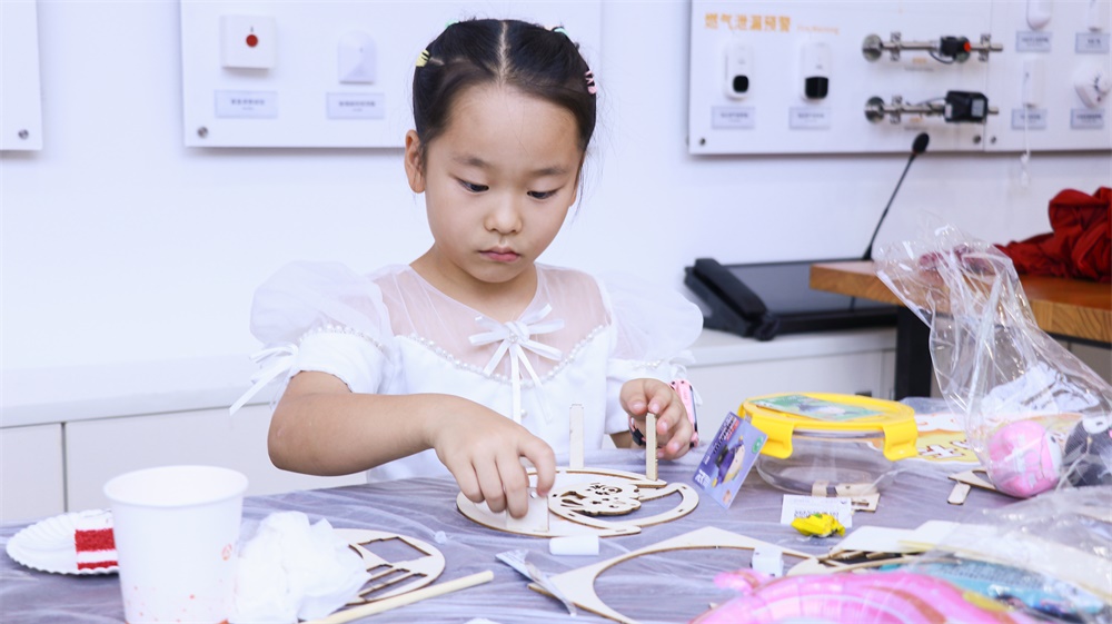 亚洲午夜精品A片久久WWW慈禧-女人张开腿让男人添-亚洲国产欧美日韩人成-乱肉YIN荡系列合集TXT-天天撸日日夜夜举办迎中秋亲子活动