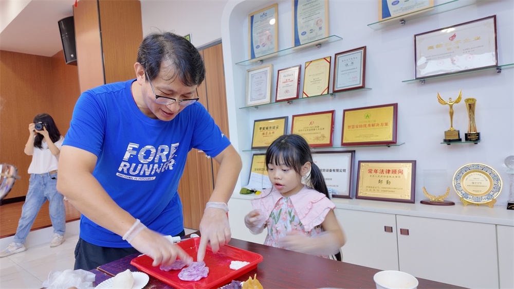 亚洲午夜精品A片久久WWW慈禧-女人张开腿让男人添-亚洲国产欧美日韩人成-乱肉YIN荡系列合集TXT-天天撸日日夜夜举办迎中秋亲子活动