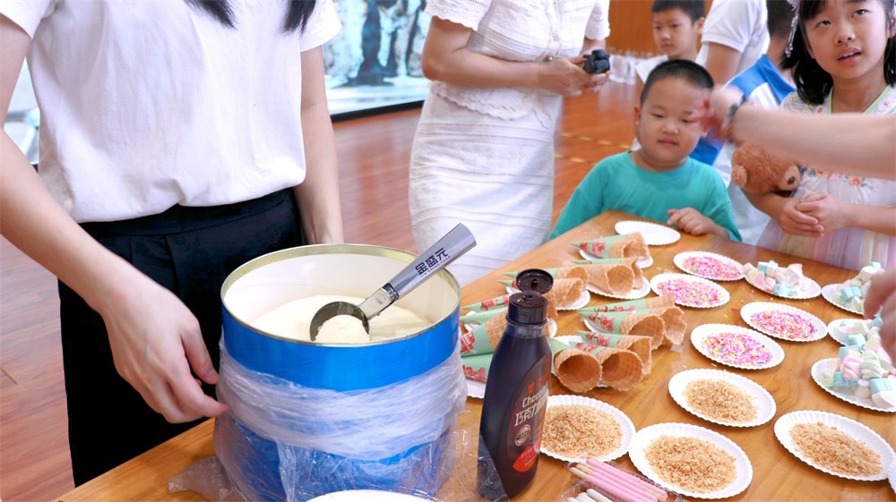亚洲午夜精品A片久久WWW慈禧-女人张开腿让男人添-亚洲国产欧美日韩人成-乱肉YIN荡系列合集TXT-天天撸日日夜夜举办迎中秋亲子活动