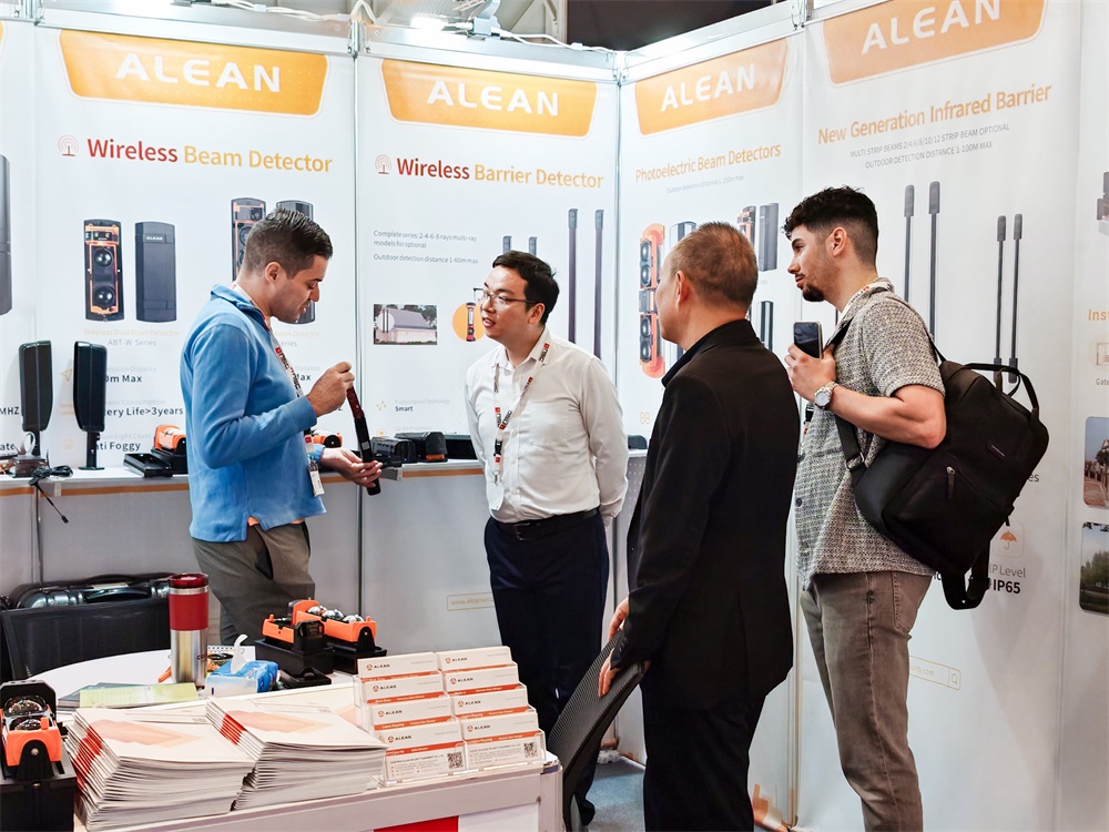 亚洲午夜精品A片久久WWW慈禧-女人张开腿让男人添-亚洲国产欧美日韩人成-乱肉YIN荡系列合集TXT-天天撸日日夜夜海外展 ‖ 相约德国埃森