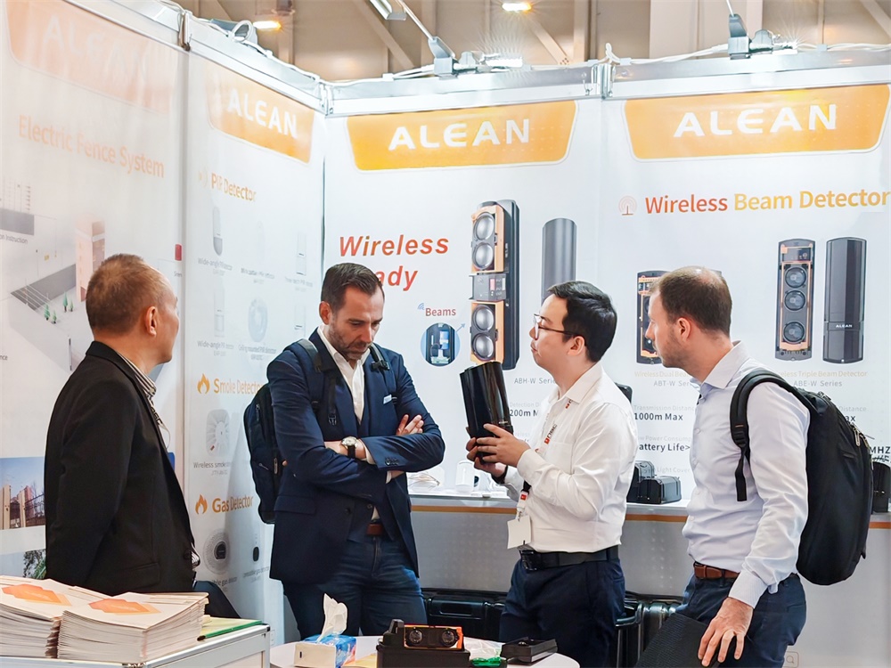 亚洲午夜精品A片久久WWW慈禧-女人张开腿让男人添-亚洲国产欧美日韩人成-乱肉YIN荡系列合集TXT-天天撸日日夜夜海外展 ‖ 相约德国埃森