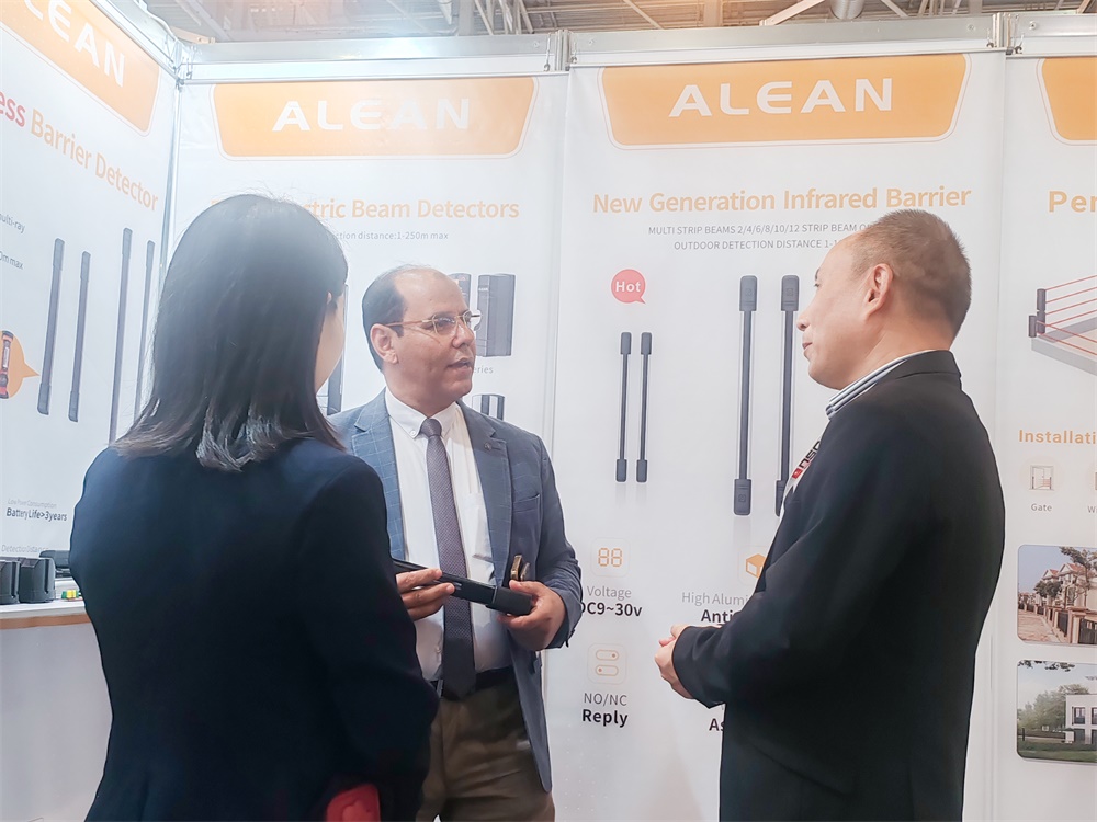 亚洲午夜精品A片久久WWW慈禧-女人张开腿让男人添-亚洲国产欧美日韩人成-乱肉YIN荡系列合集TXT-天天撸日日夜夜海外展 ‖ 相约德国埃森