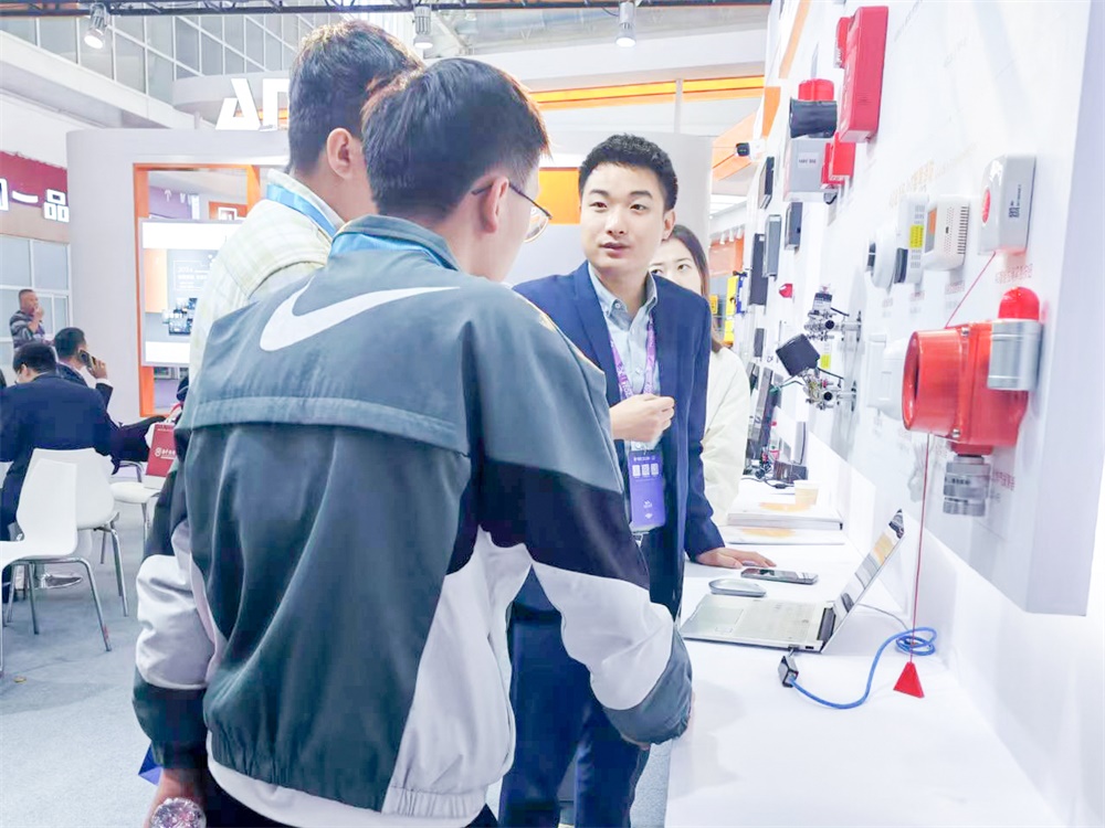 回顾2024北京安博会上的亚洲午夜精品A片久久WWW慈禧-女人张开腿让男人添-亚洲国产欧美日韩人成-乱肉YIN荡系列合集TXT-天天撸日日夜夜