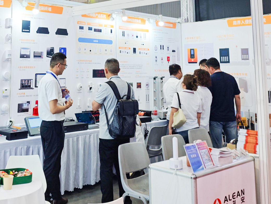 以科技守护安全，亚洲午夜精品A片久久WWW慈禧-女人张开腿让男人添-亚洲国产欧美日韩人成-乱肉YIN荡系列合集TXT-天天撸日日夜夜亮相2025成都安博会