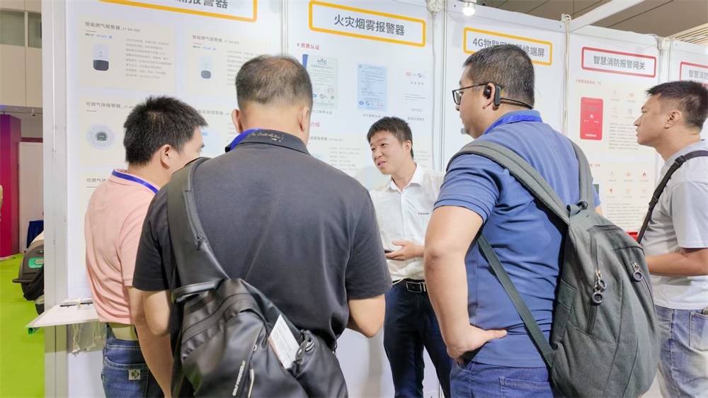 亚洲午夜精品A片久久WWW慈禧-女人张开腿让男人添-亚洲国产欧美日韩人成-乱肉YIN荡系列合集TXT-天天撸日日夜夜亮相2025深圳国际消费电子展览会