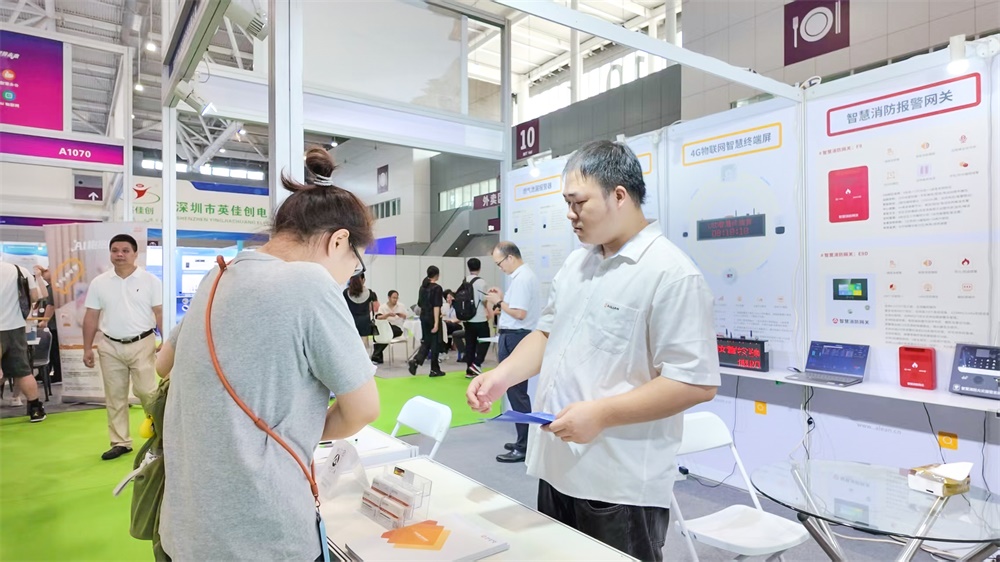 亚洲午夜精品A片久久WWW慈禧-女人张开腿让男人添-亚洲国产欧美日韩人成-乱肉YIN荡系列合集TXT-天天撸日日夜夜亮相2025深圳国际消费电子展览会