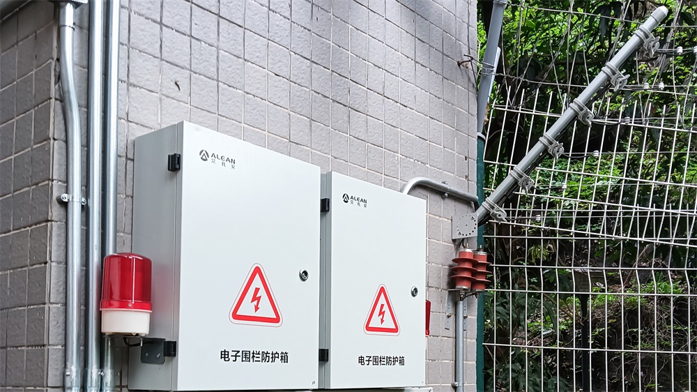 亚洲午夜精品A片久久WWW慈禧-女人张开腿让男人添-亚洲国产欧美日韩人成-乱肉YIN荡系列合集TXT-天天撸日日夜夜报警系统守护深圳地铁