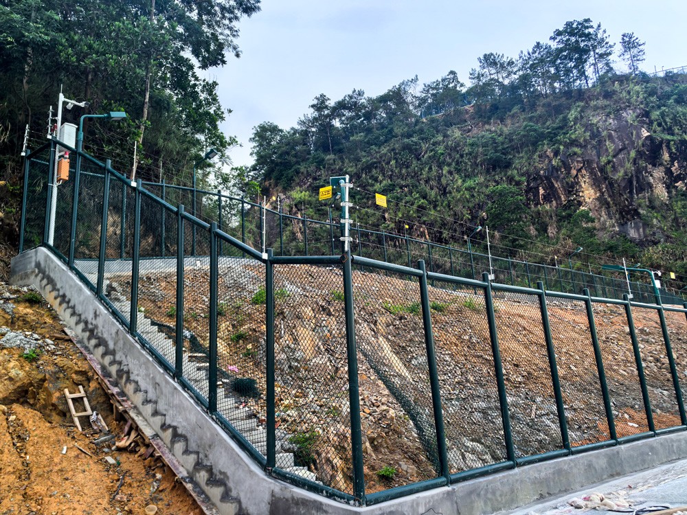 广州知识城综合保税区 | 脉冲电子围栏 吸顶探测器