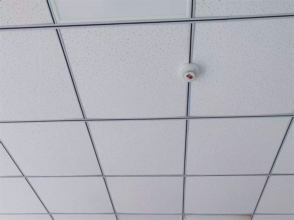 亚洲午夜精品A片久久WWW慈禧-女人张开腿让男人添-亚洲国产欧美日韩人成-乱肉YIN荡系列合集TXT-天天撸日日夜夜：超3000个4G烟感落地三甲医院