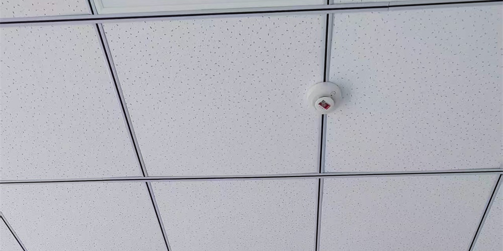 亚洲午夜精品A片久久WWW慈禧-女人张开腿让男人添-亚洲国产欧美日韩人成-乱肉YIN荡系列合集TXT-天天撸日日夜夜：超3000个4G烟感落地三甲医院