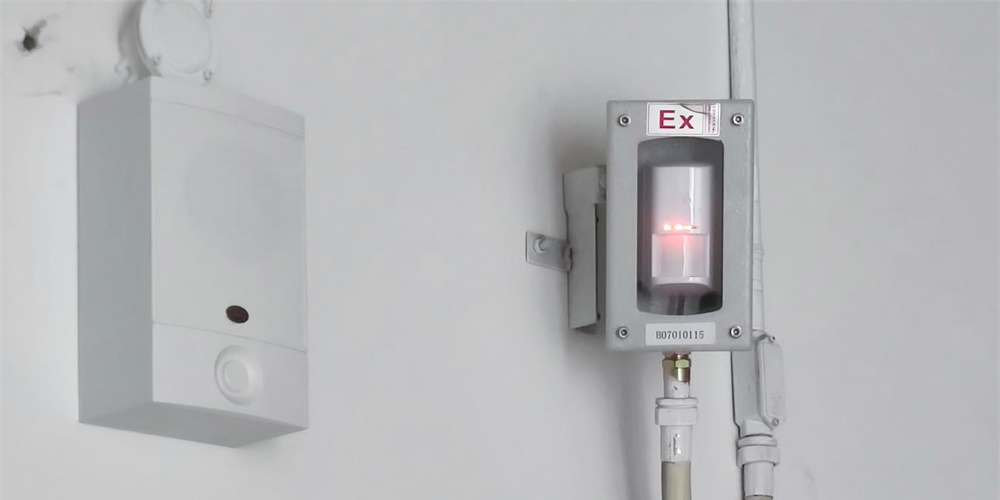 亚洲午夜精品A片久久WWW慈禧-女人张开腿让男人添-亚洲国产欧美日韩人成-乱肉YIN荡系列合集TXT-天天撸日日夜夜军用仓库防爆报警方案