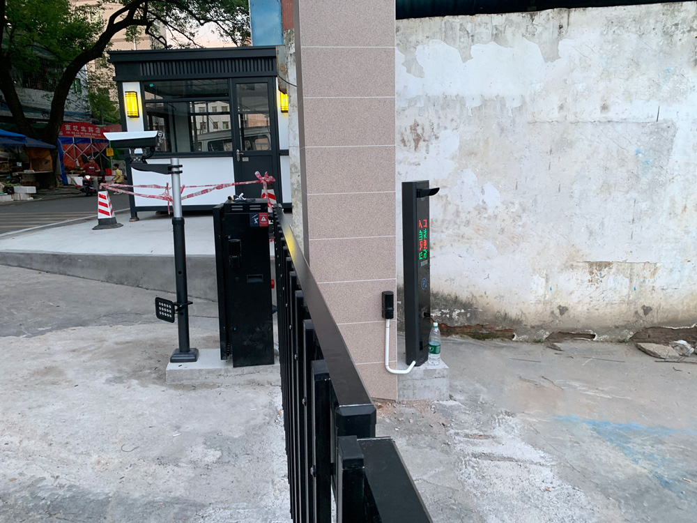 广州某小区| 道闸红外对射