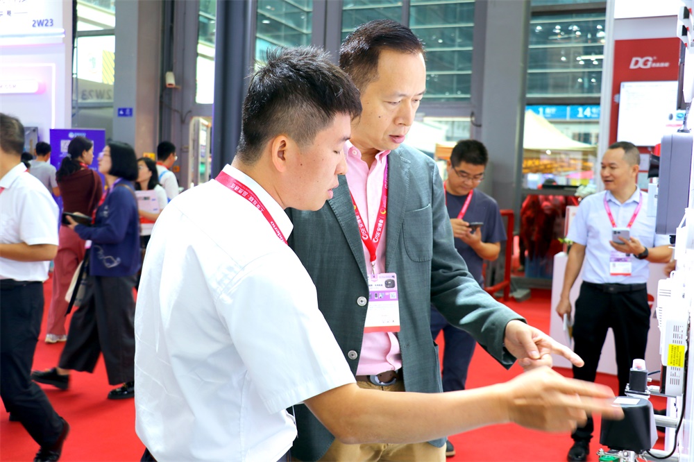 2025年CPSE安博会开幕，亚洲午夜精品A片久久WWW慈禧-女人张开腿让男人添-亚洲国产欧美日韩人成-乱肉YIN荡系列合集TXT-天天撸日日夜夜携创新力量赴约