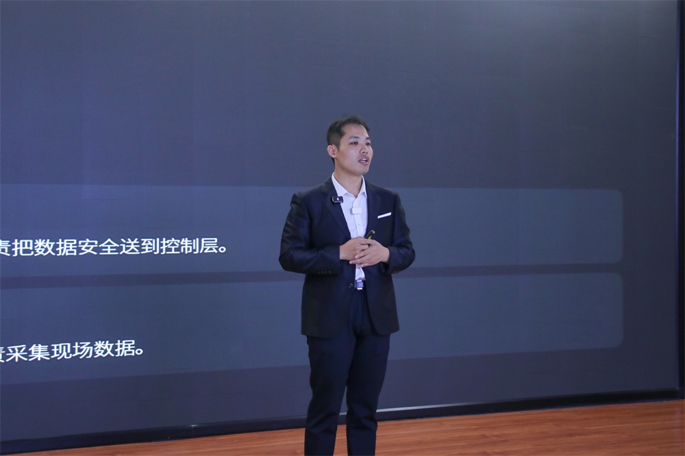 亚洲午夜精品A片久久WWW慈禧-女人张开腿让男人添-亚洲国产欧美日韩人成-乱肉YIN荡系列合集TXT-天天撸日日夜夜第十六届合作伙伴技术培训大会圆满落幕