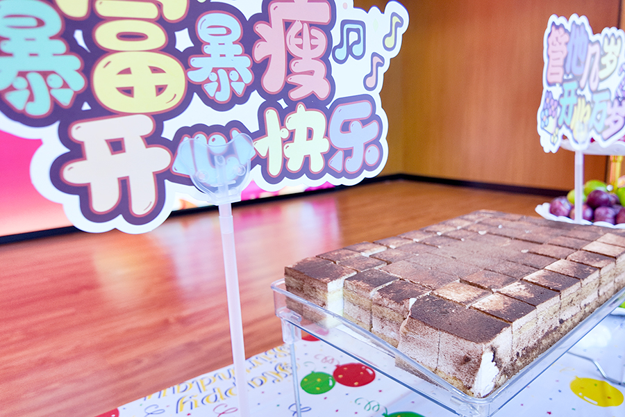 人在亚洲午夜精品A片久久WWW慈禧-女人张开腿让男人添-亚洲国产欧美日韩人成-乱肉YIN荡系列合集TXT-天天撸日日夜夜